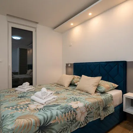 Luxury Giovanni Ii Apartment *