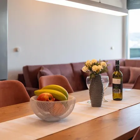 Luxury Giovanni Ii Apartment